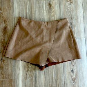 Boutique suede skort
